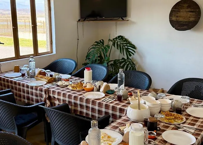 Tringa - Mrizi I Zanave Oda ve Kahvaltı