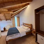 Nocleg ze śniadaniem Tringa - Mrizi I Zanave 3*