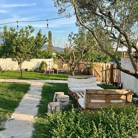 فندق مبيت وإفطار Tringa - Mrizi I Zanave 3*