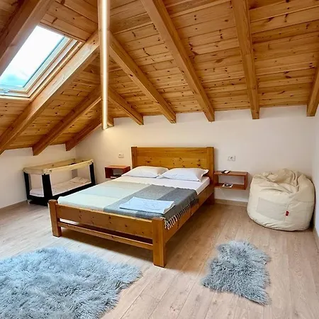 Tringa - Mrizi I Zanave Bed and Breakfast